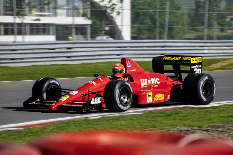 Bruno Giacomelli im Life-Kriechwagen