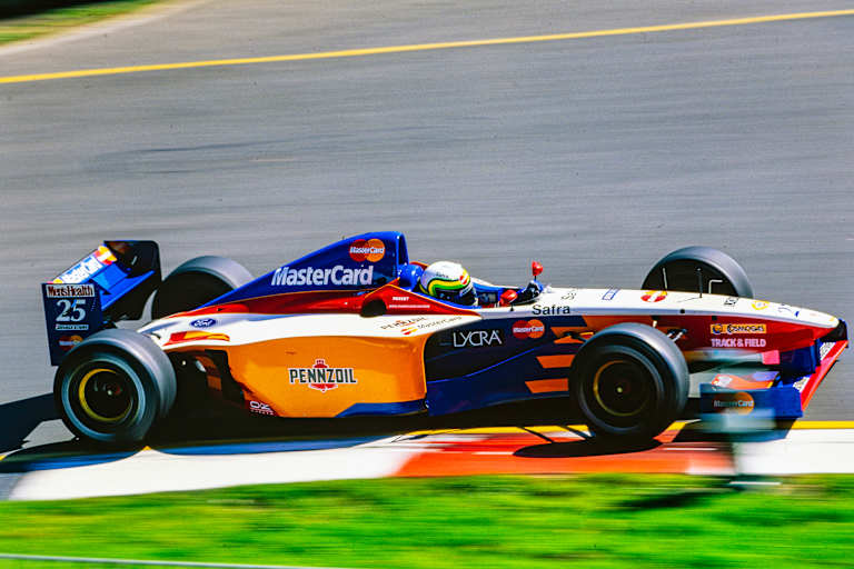 Ricardo Rosset im Lola