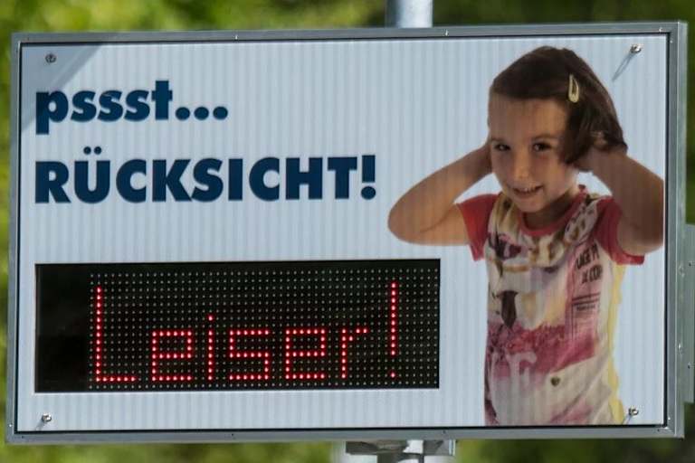 Lärmdisplays sollen in der Schweiz für Vernunft sorgen