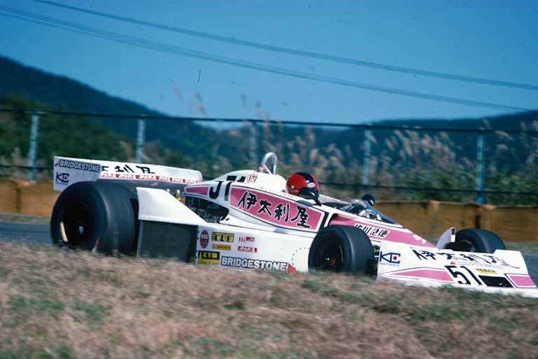 Hinter dem Rennwagen Kojima stand ein Bananen-Importeur