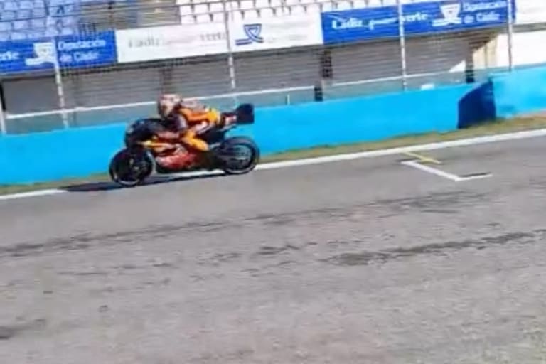 KTM postete ein kurzes Video mit Espargaro auf dem 850er-Bike