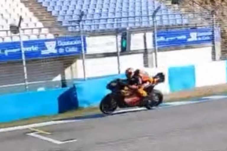 Noch unscharf: Die «kleine» KTM RC16 beim ersten Test in Jerez