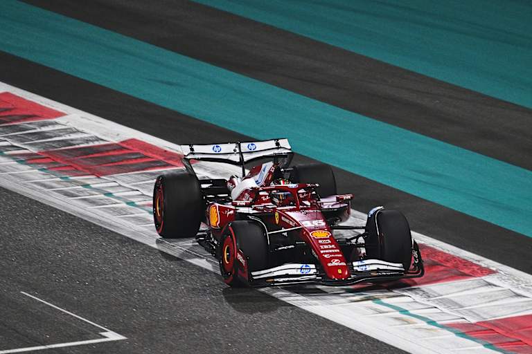Charles Leclerc auf dem Yas Marina Circuit von Abu Dhabi