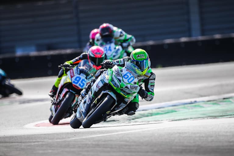 Dirk Geiger vor Scott Deroue