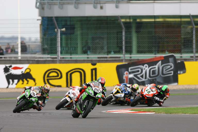 Zeitweise lag Tom Sykes (66) vorne