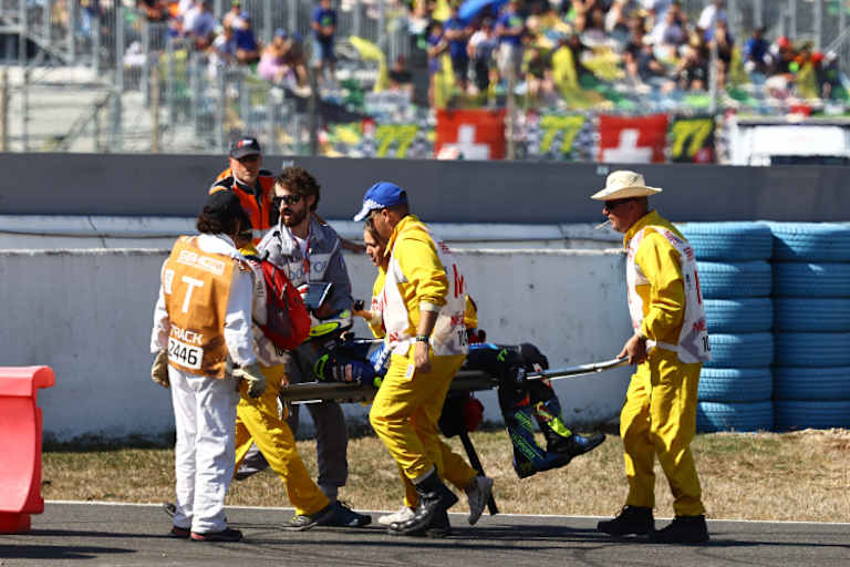 Domi Aegerter brauchte Hilfe beim Verlassen der Strecke