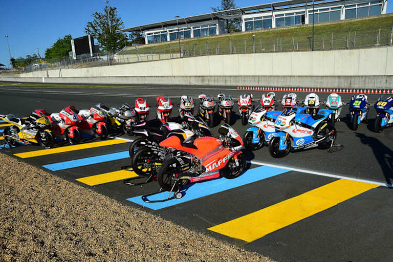 Das Kalex-Aufgebot in der Weltmeisterschaft: Insgesamt 21 Maschinen, Forward kommt jetzt noch dazu (Corsi, Pasini)