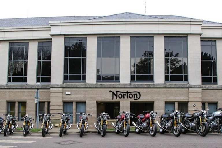 Sieht doch topseriös aus: Norton Factory in Donington Park, fertig gestellte Modelle