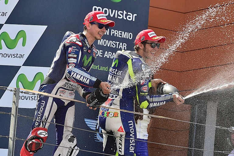 Lorenzo und Rossi in Aragón auf dem Podest: Der Italiener verlor dort gegen Dani Pedrosa, das kostete vier kostbare Punkte