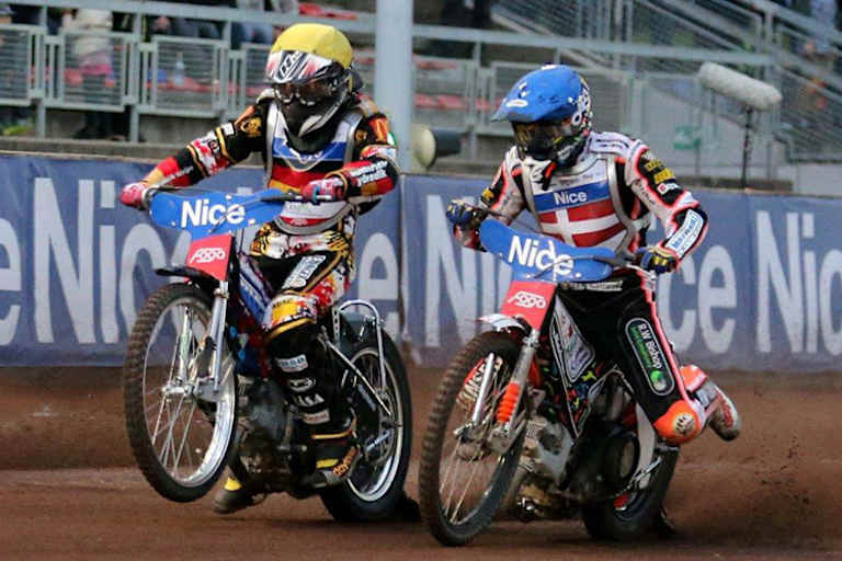 Michael Härtel (li.) gegen GP-Star Niels-Kristian Iversen