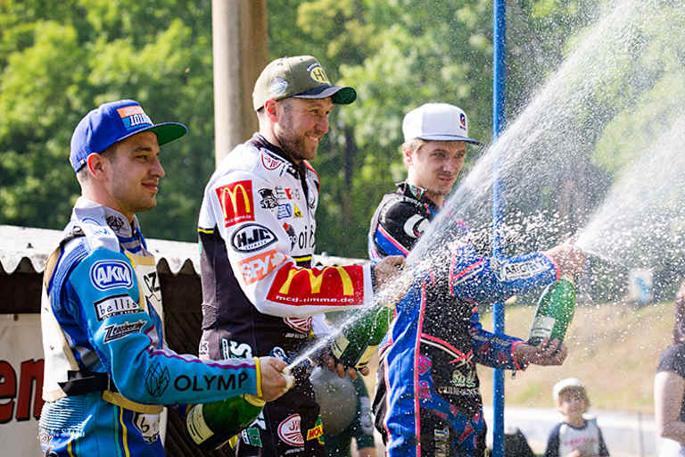 Sieger Martin Smolinski (Mitte) blieb unbesiegt