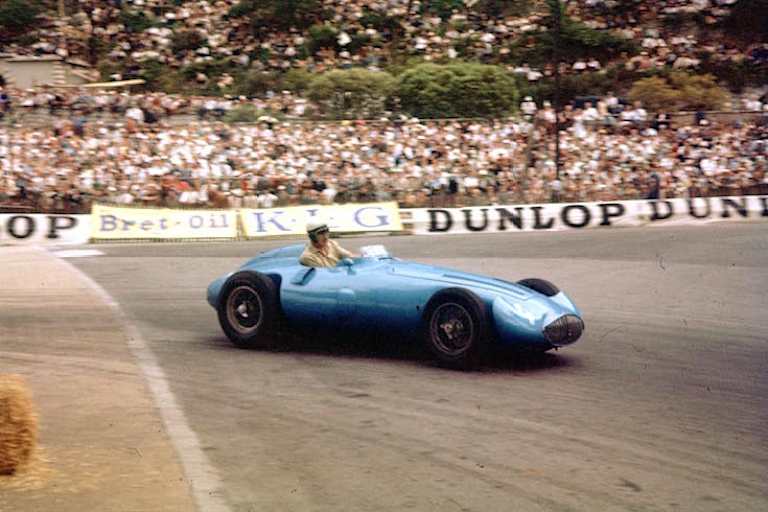 André Pilette mit seinem Gordini T32 in Monaco 1956. Im gleichen Rennen sass auch Élie Bayol am Lenkrad