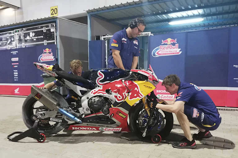 Die geschundene Honda von Leon Camier