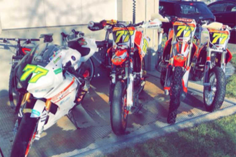 Mit diesen Bikes trainierte Aegerter in Spanien