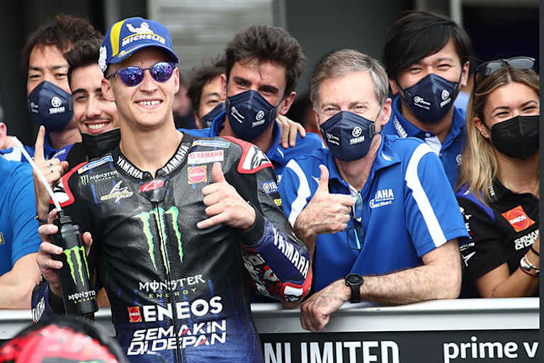 Fabio Quartararo mit Yamaha-Rennchef Lin Jarvis