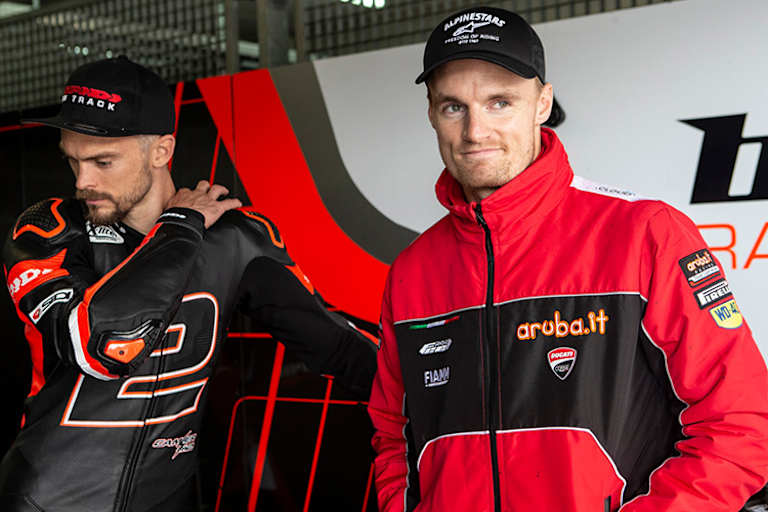 Leon Camier (li.) mit Chaz Davies