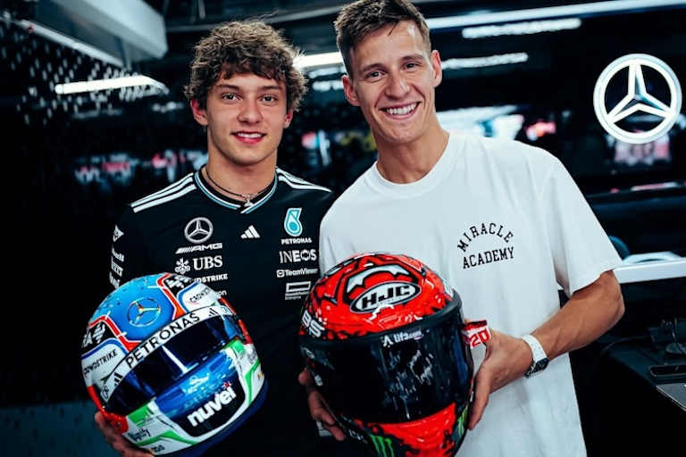 Helmtausch mit Mercedes-Rookie Kimi Antonelli