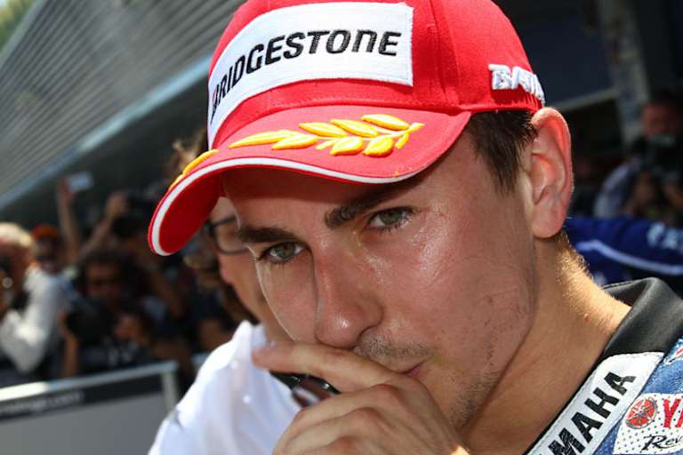 Rot steht ihm zwar gut: Jorge Lorenzo