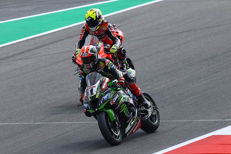 Nur eine Momentaufnahme: Johnny Rea vor Alvaro Bautista