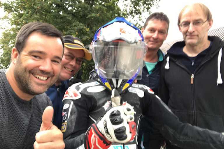 Markus Reiterberger mit seiner IDM-Crew