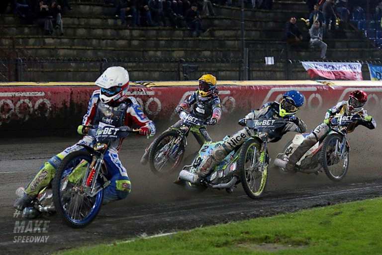 Krzysztof Kasprzak (vorne) gewann das Rennen