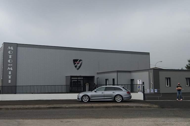 Das neue, zweite Gebäude von Moto dei Miti