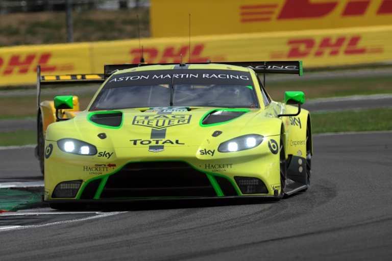 Wird sich im Mittelfeld aufhalten: Der Aston Martin Vantage AMR