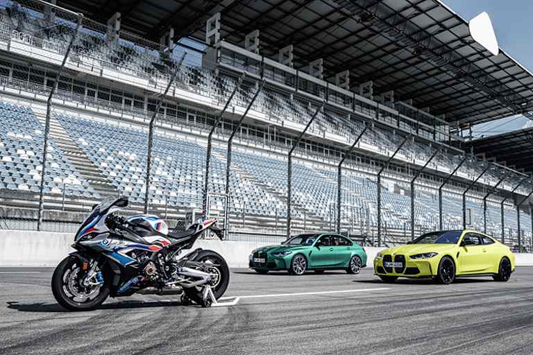 Die M-Marke gibt es jetzt für Auto und Motorrad