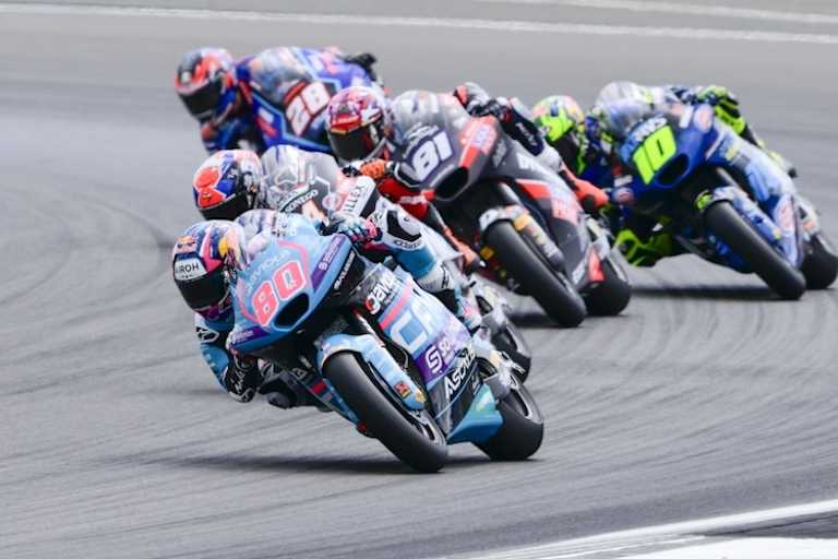 David Alonso führte das Moto2-Rennen in Silverstone für eine kurze Zeit an