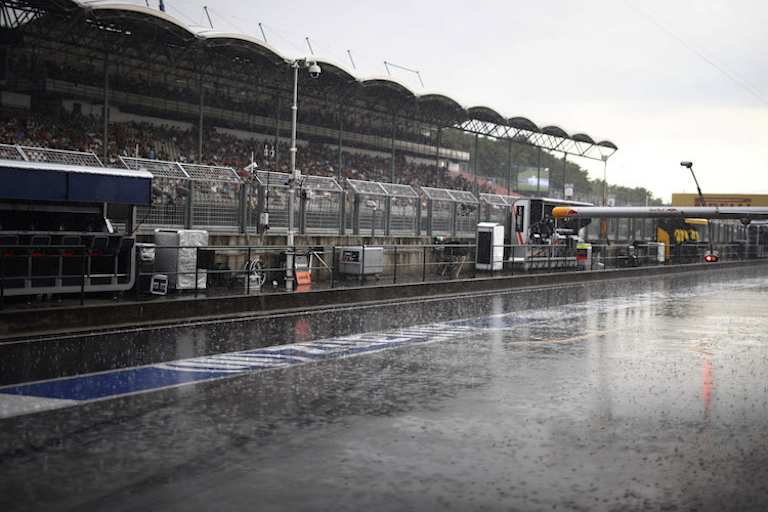 Die Boxengasse: So ist ans Fahren nicht zu denken