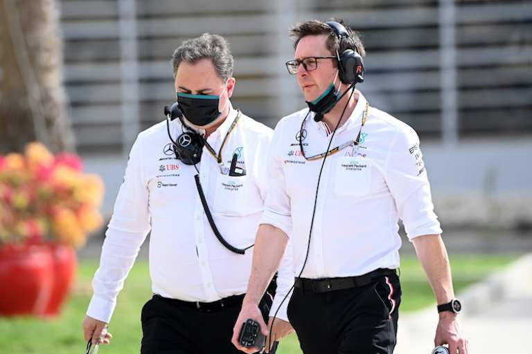 Andrew Shovlin (rechts)