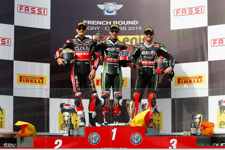 Podium von Lauf 2: Chaz Davies, Jonathan Rea und Tom Sykes (v.l.)