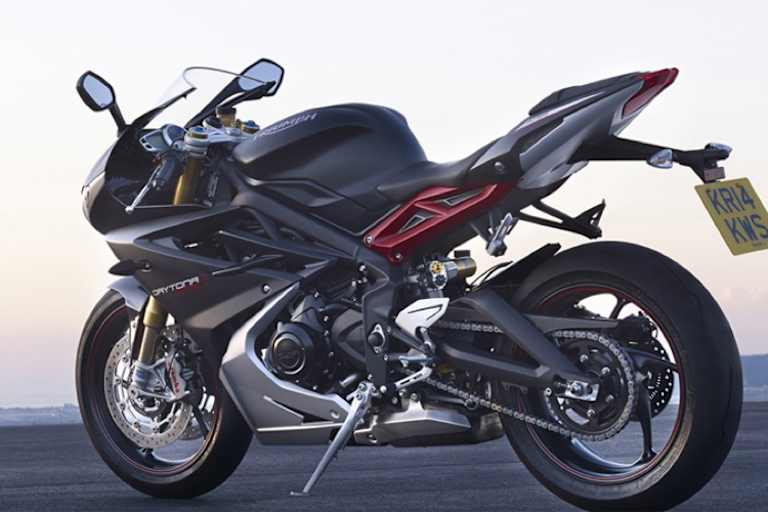 Der Daytona-675-Serienmotor leistet überschaubare 128 PS