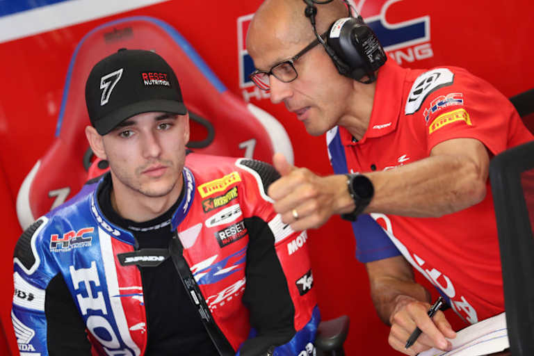 Honda-Werksfahrer Iker Lecuona (li.)