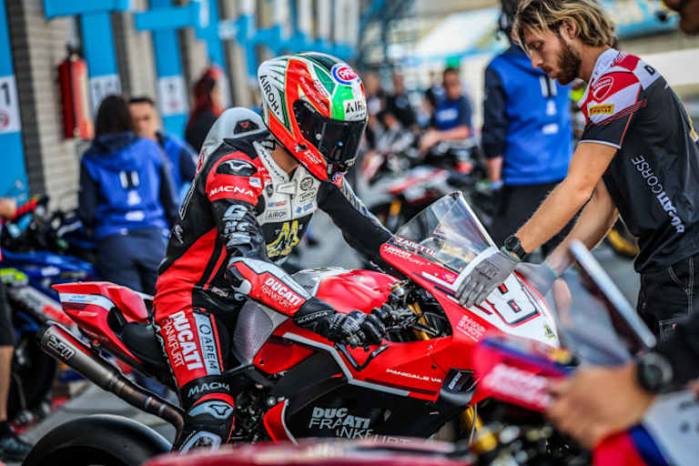 Der Italiener mit gebrochenem Schlüsselbein