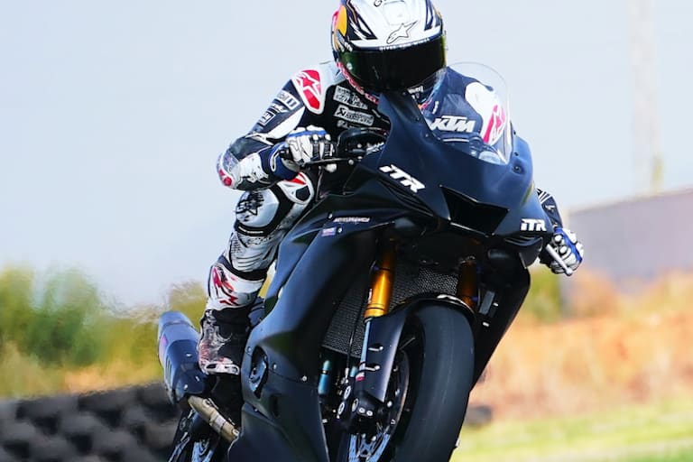 Pedro Acosta mit der Yamaha R6 auf dem Aspar Circuit