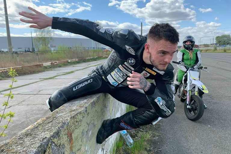 Ilya Mikhalchik bei Trockenübungen