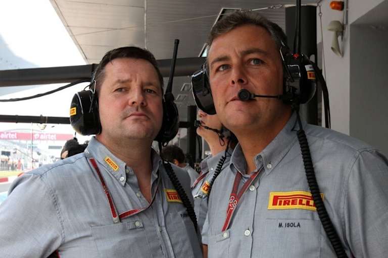 Pirelli-Rennchef Paul Hembery und Entwicklungsleiter Mario Isola