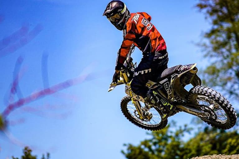 Der Ducati-Corse-Abschiedskandidat bekam Tipps vom neunfachen Motocross-Weltmeister 