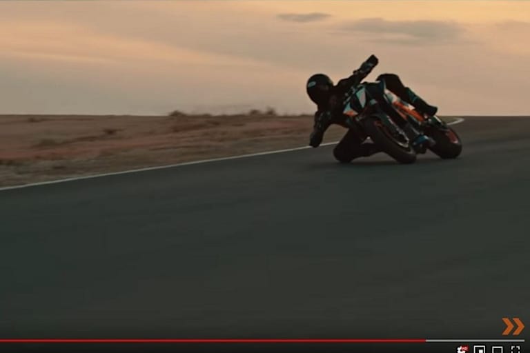 Nicht gemacht, um damit in den Sonnenuntergang zu cruisen: KTM Super Duke R