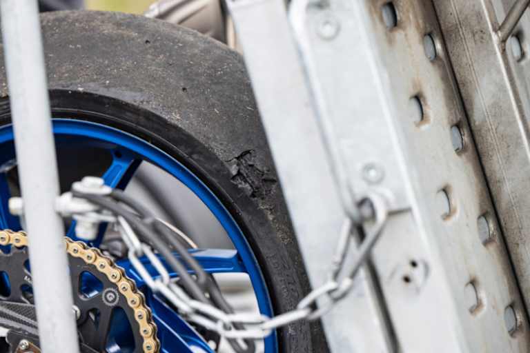 Der Reifenschaden war offensichtlich