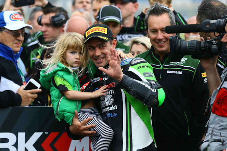 Leon Haslam mit Teamchef Manuel Puccetti (re.)