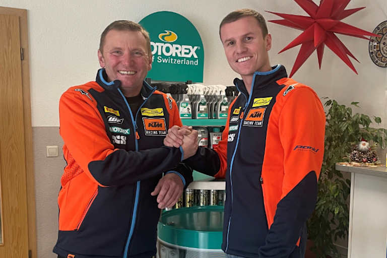 KTM-Teamchef Carsten Freudenberg (li.)
