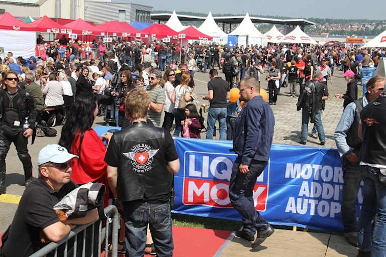 Gutes Wetter, Full House: Mehr als 10.000 Besucher ergaben eine gigantische Benefizparty