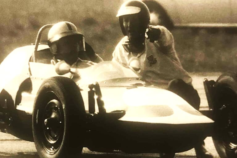 Hier geht’s lang: Jochen Rindt beim FV-Lehrgang mit Neuling Mayr