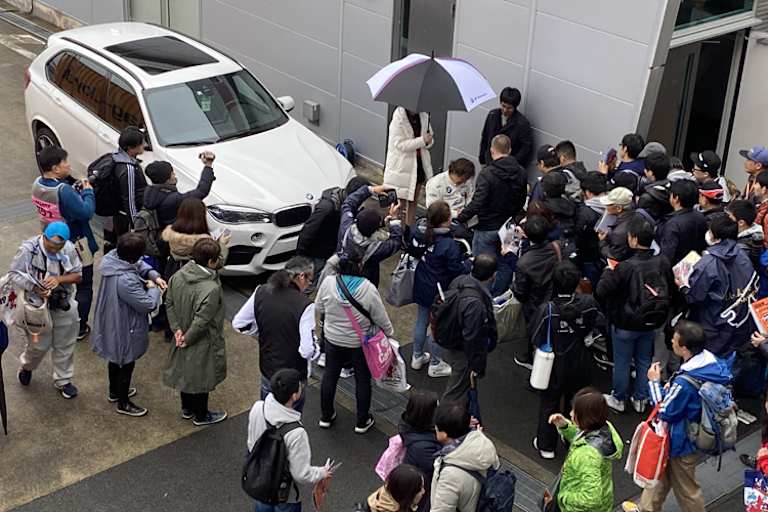 Alex Zanardi im Mittelpunkt