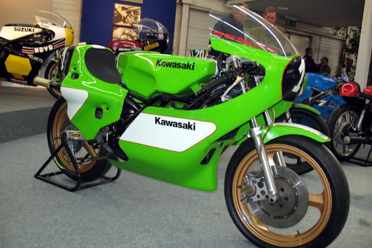 Anton Mang dreht bei der Hockenheim Classics mit seiner Kawasaki einige Runden 