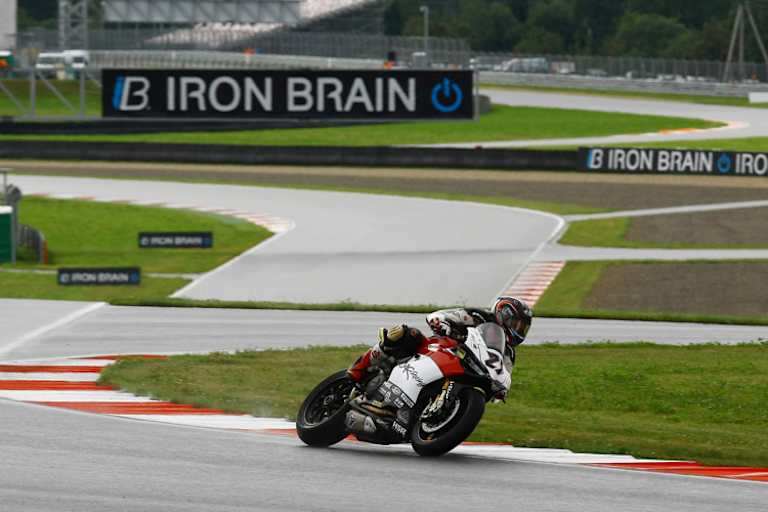 Als Max Neukirchners Bike repariert war, begann es zu regnen