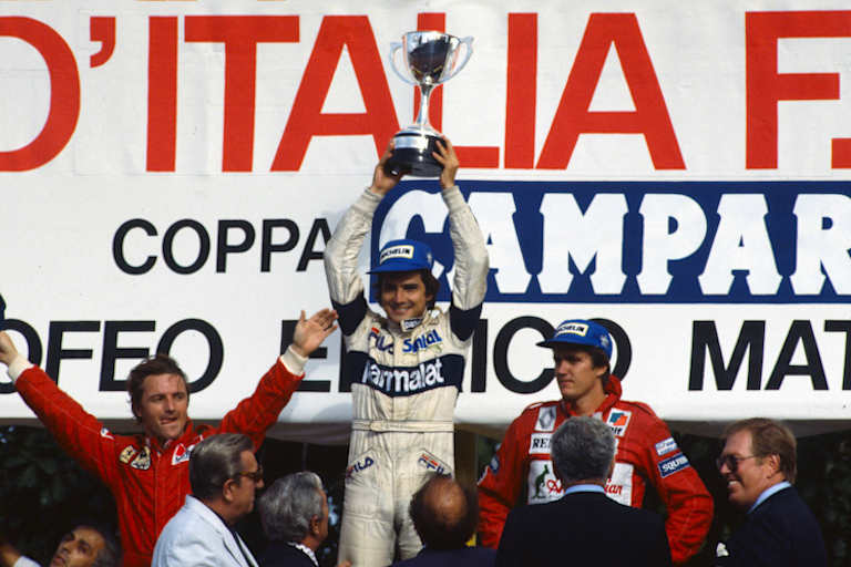 Der Brasilianer gewann vor René Arnoux (links) und Eddie Cheever