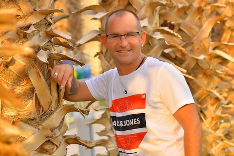 Daniel Bacher wurde am 8. April 40